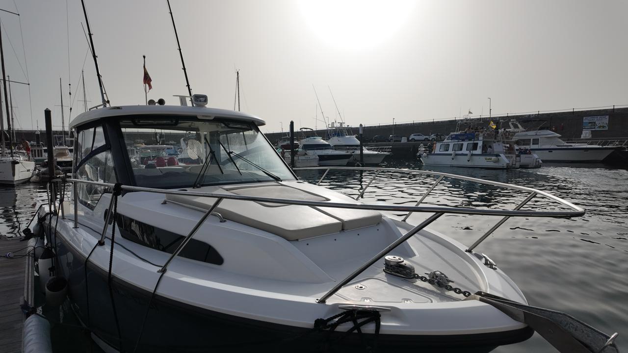 Boston Whaler 325 Conquest